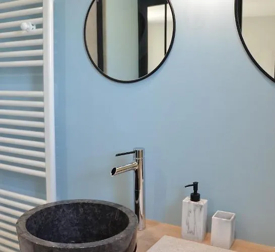 Au Petit Grain Bed & Breakfast Coutures (Gironde)