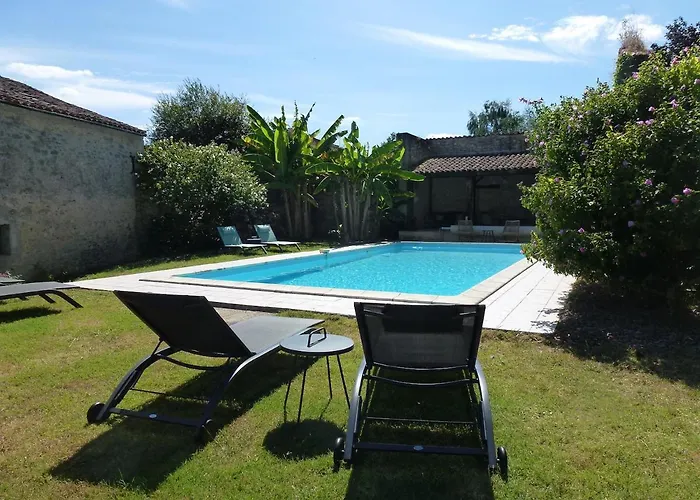 Au Petit Grain Bed & Breakfast Coutures (Gironde)